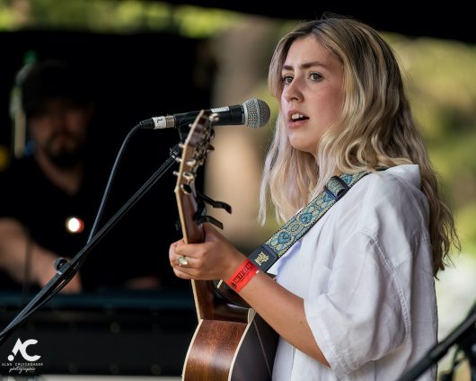 Katie Gregson MacLeod at Woodzstock 2021 2882021 Woodzstock 2021 2982021 21 530x424 - Let The Music Play, Woodzstock 2021 - IMAGES
